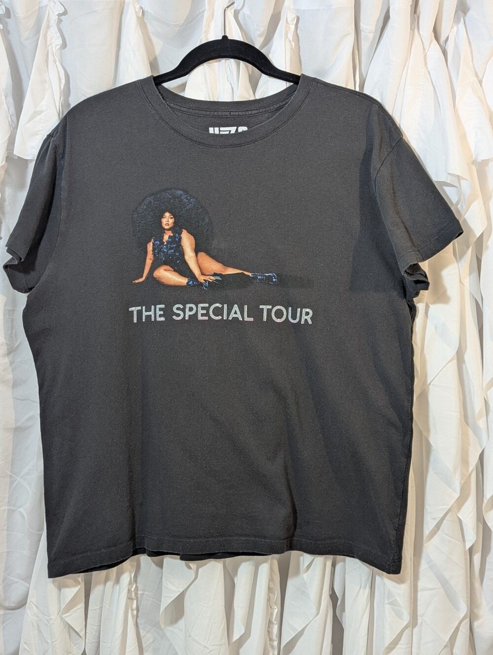 Lizzo The Special Tour Concert T Shirt Womens Large Black Graphic Tee